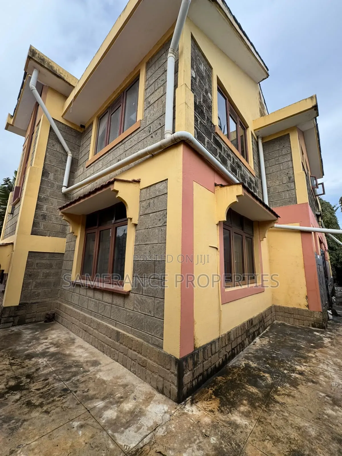 5bdrm Mansion in Bombolulu Street for sale
