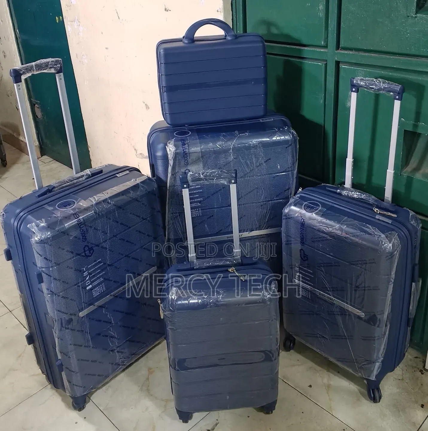 Fashion 5-in-1 Unbreakable Luxurious Rubber Suitcase