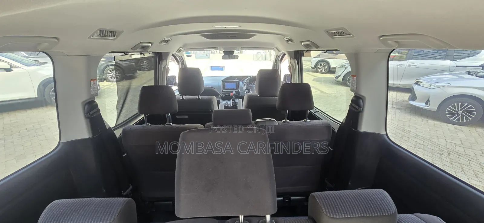 Toyota Noah 2019 Silver