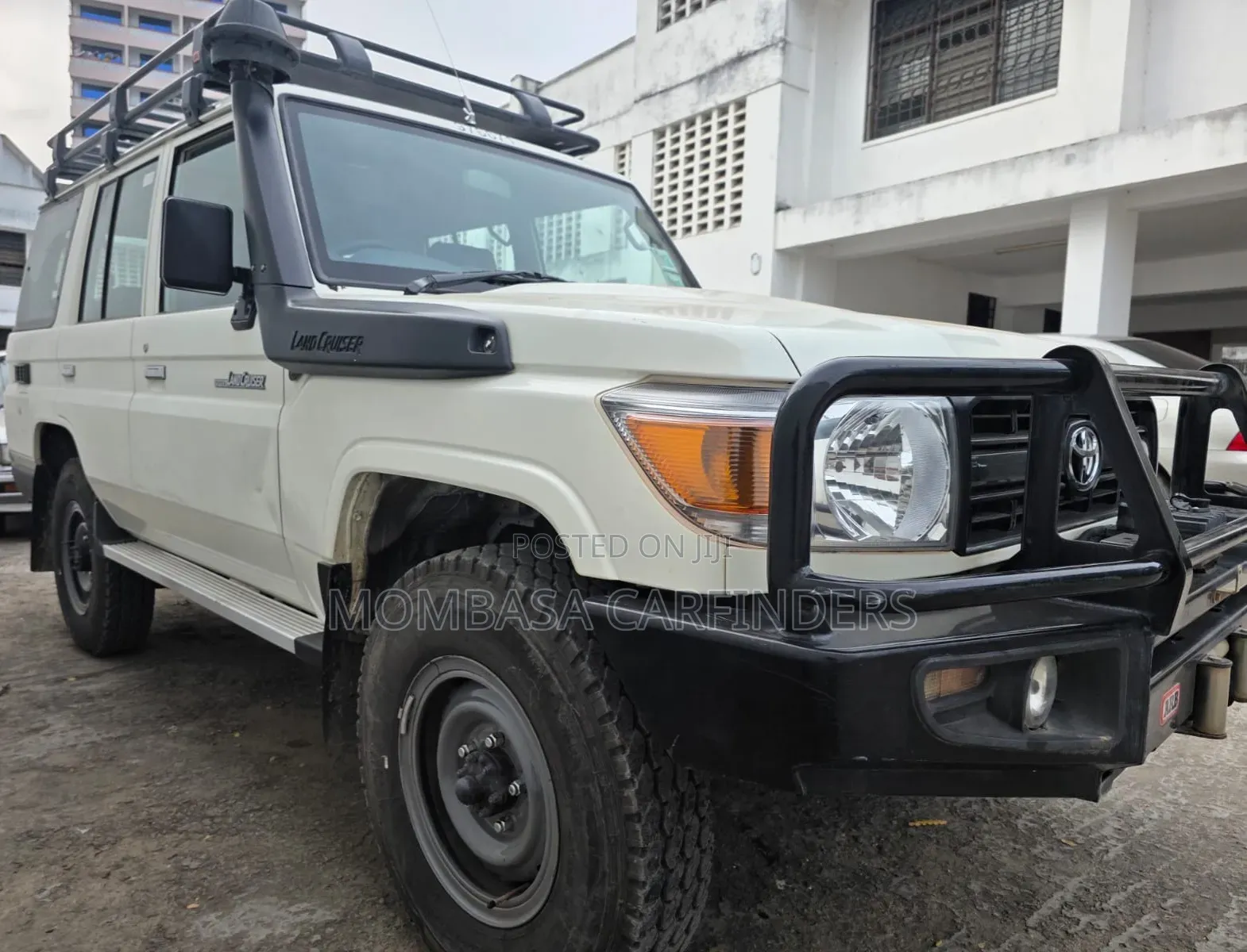 Toyota Land Cruiser 2021 White
