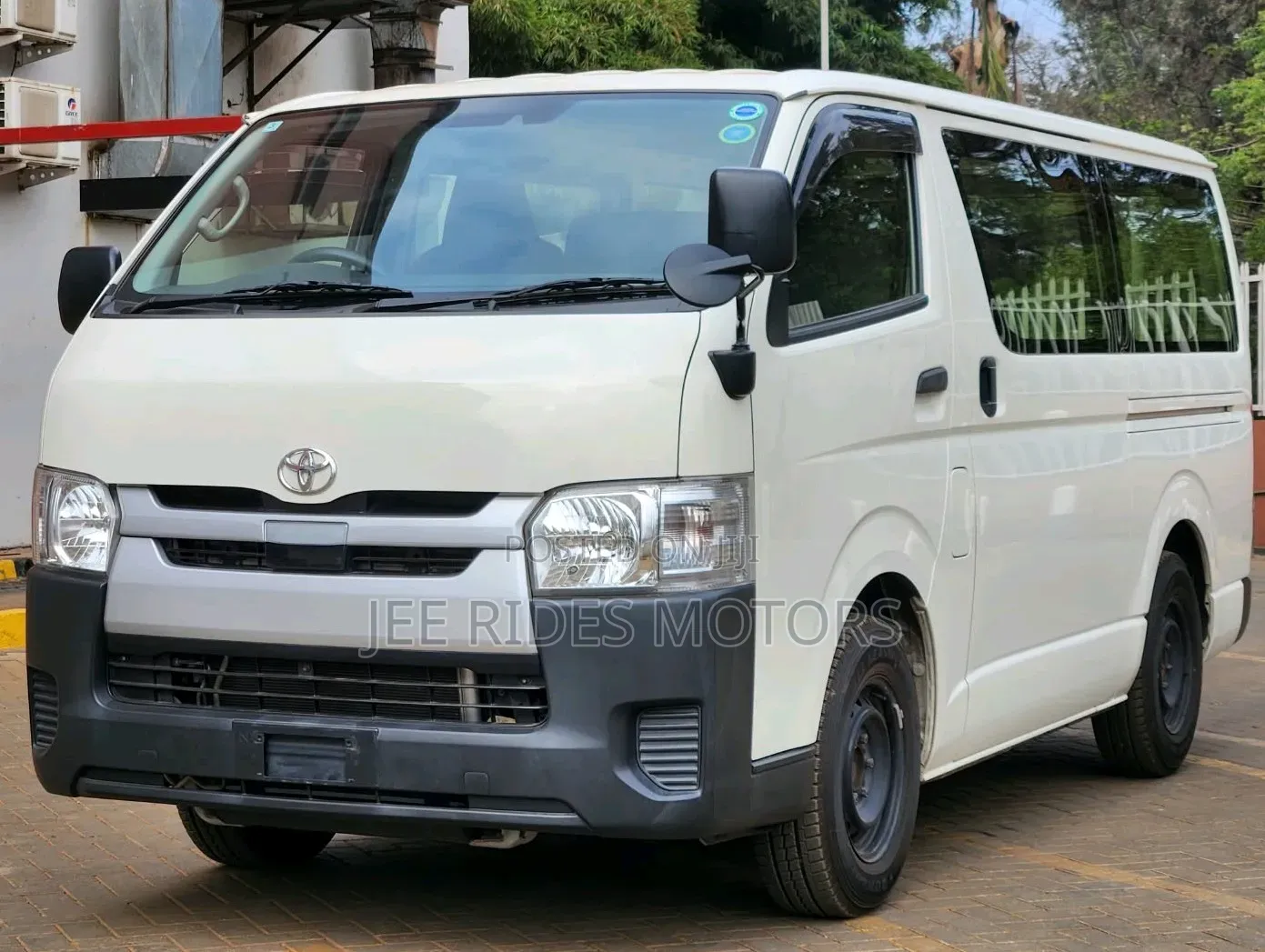 Toyota HiAce 2019 White