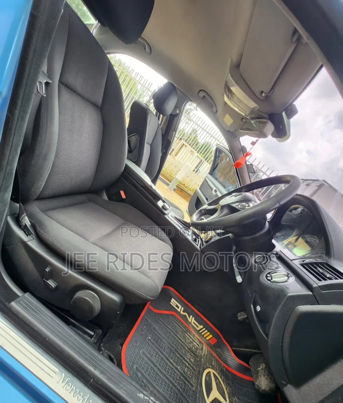Mercedes-Benz C200 2010 Blue