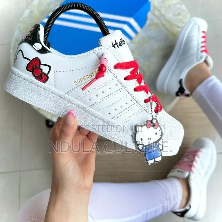 Adidas Superstar Hello Kitty