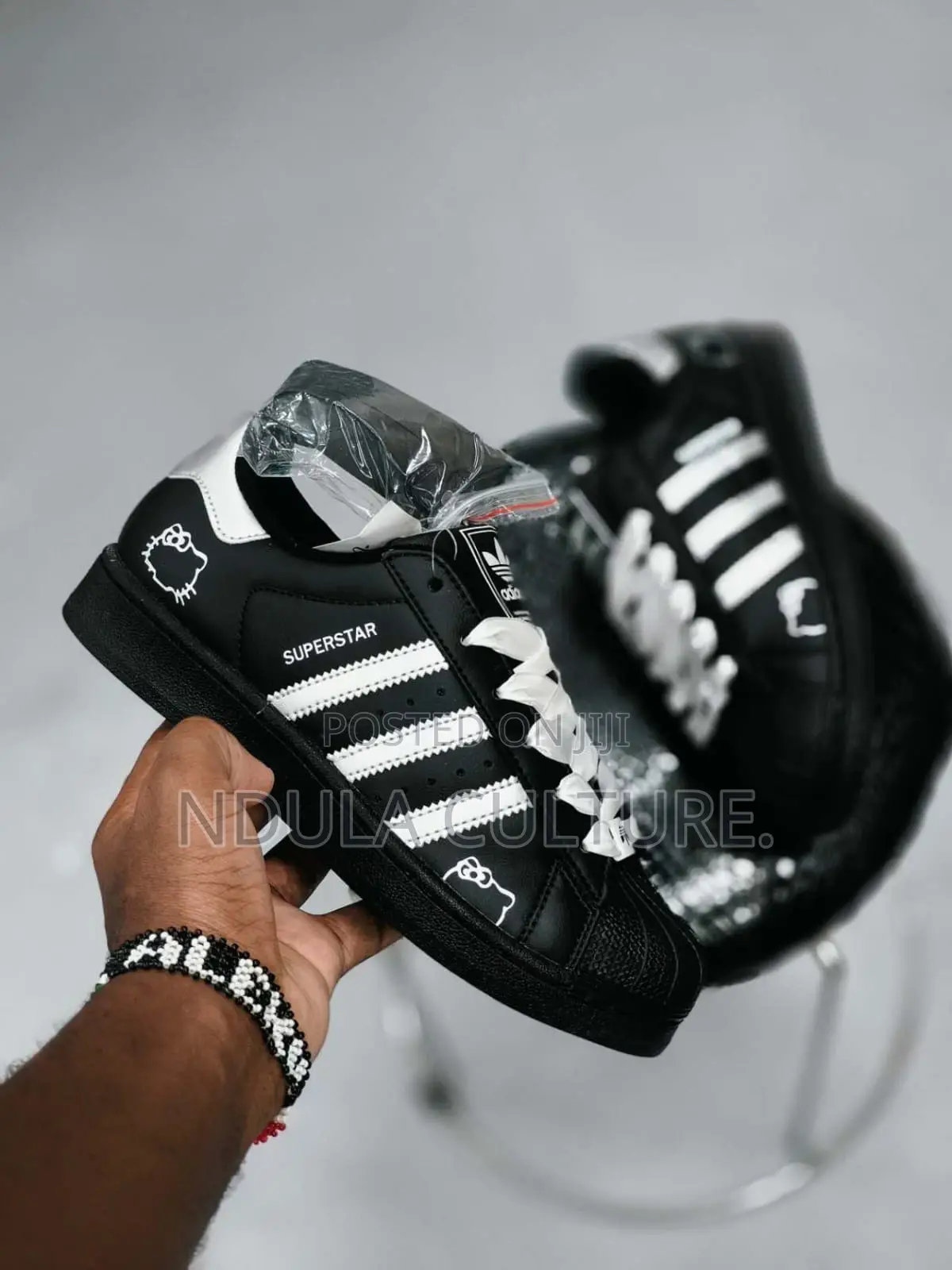 Adidas Superstar Hello Kitty