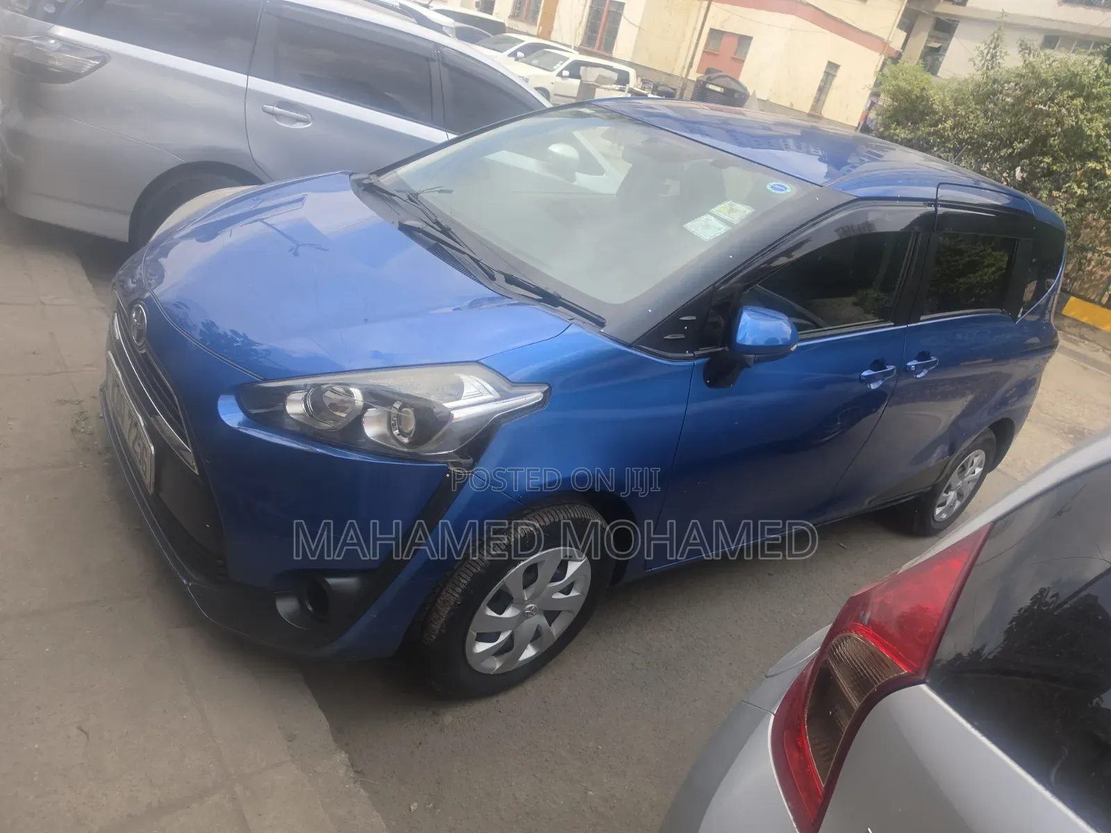 Toyota Sienta 2017 Blue