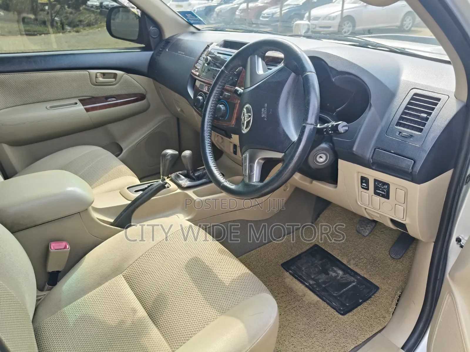 Toyota Hilux 2015 Silver