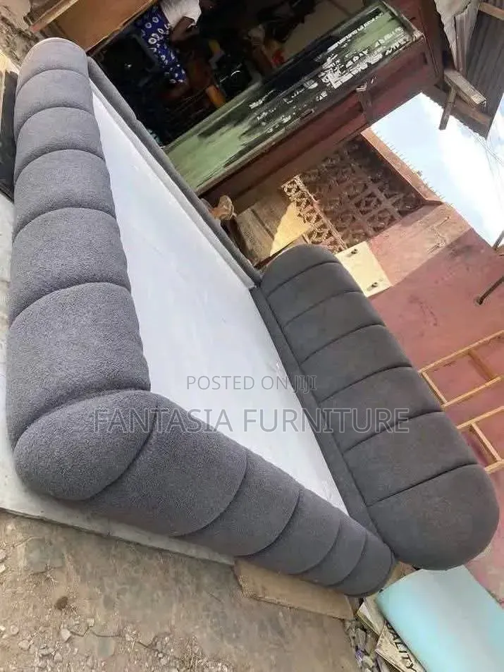 Grey 5 by 6 Bubble Bed + Free Delivery