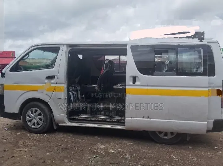 Toyota HiAce 2008 White