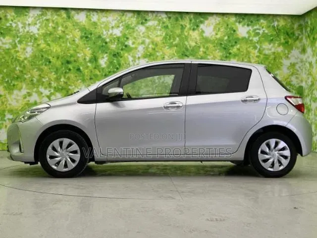 Toyota Vitz 2019 Silver