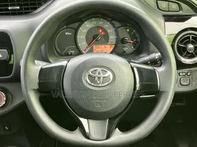 Toyota Vitz 2019 Silver
