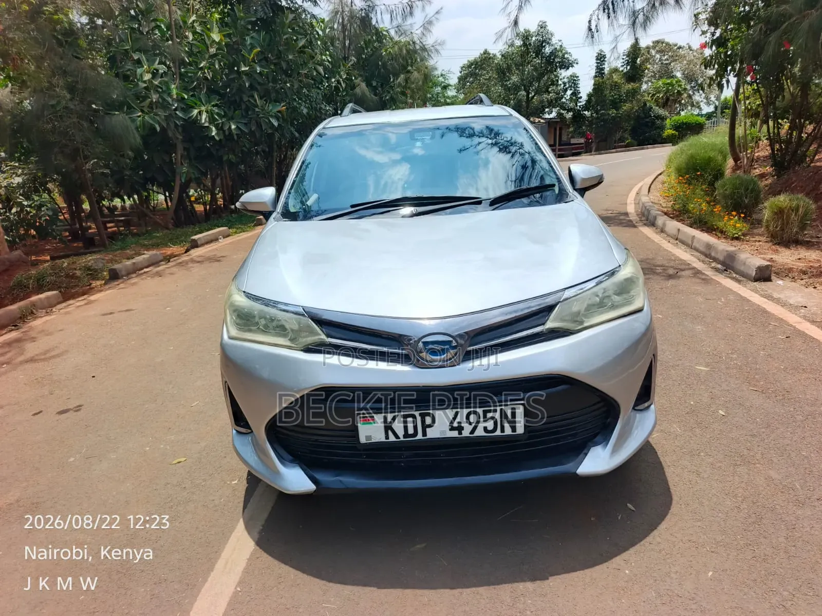 Toyota Corolla Fielder 2016 Silver