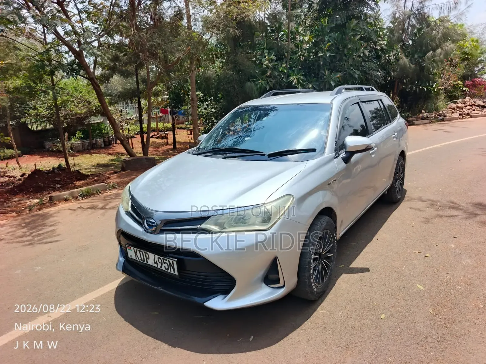 Toyota Corolla Fielder 2016 Silver