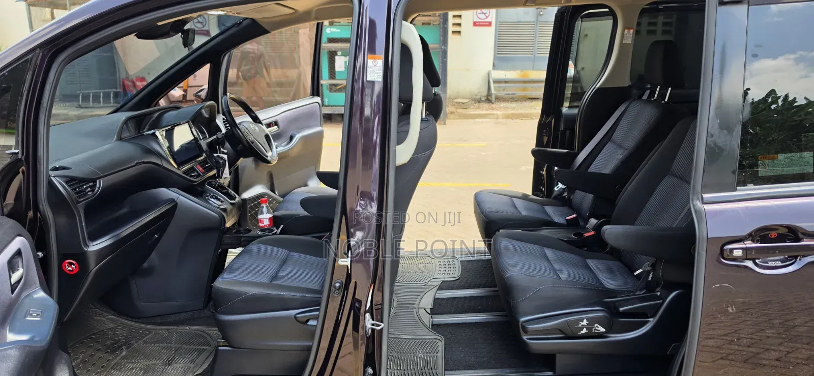 Toyota Voxy 2016 Gray