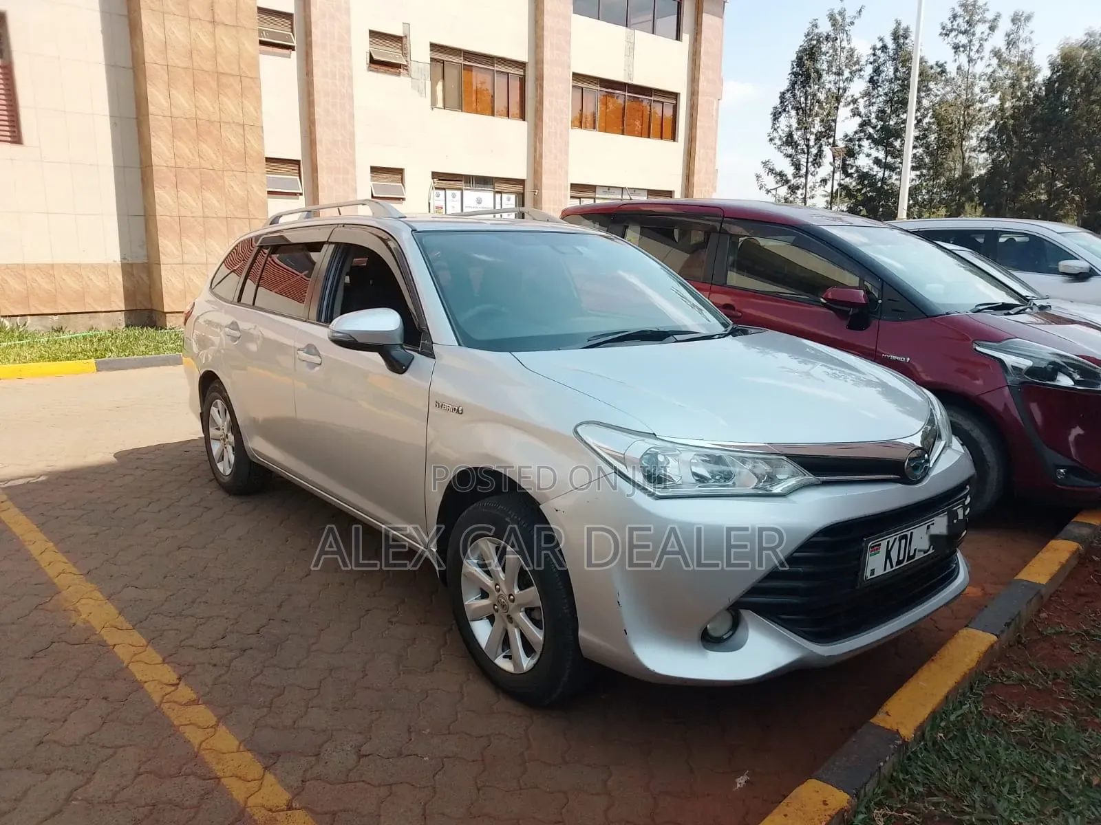 Toyota Corolla Fielder 2016 Silver