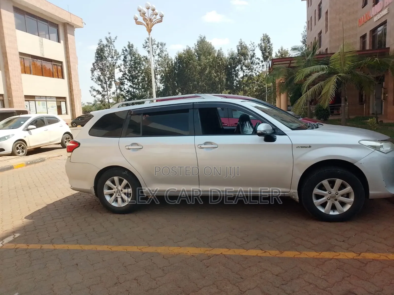 Toyota Corolla Fielder 2016 Silver