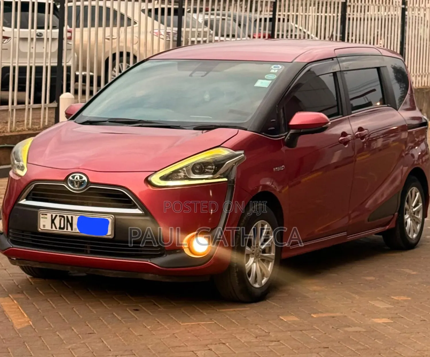 Toyota Sienta 2017 Red