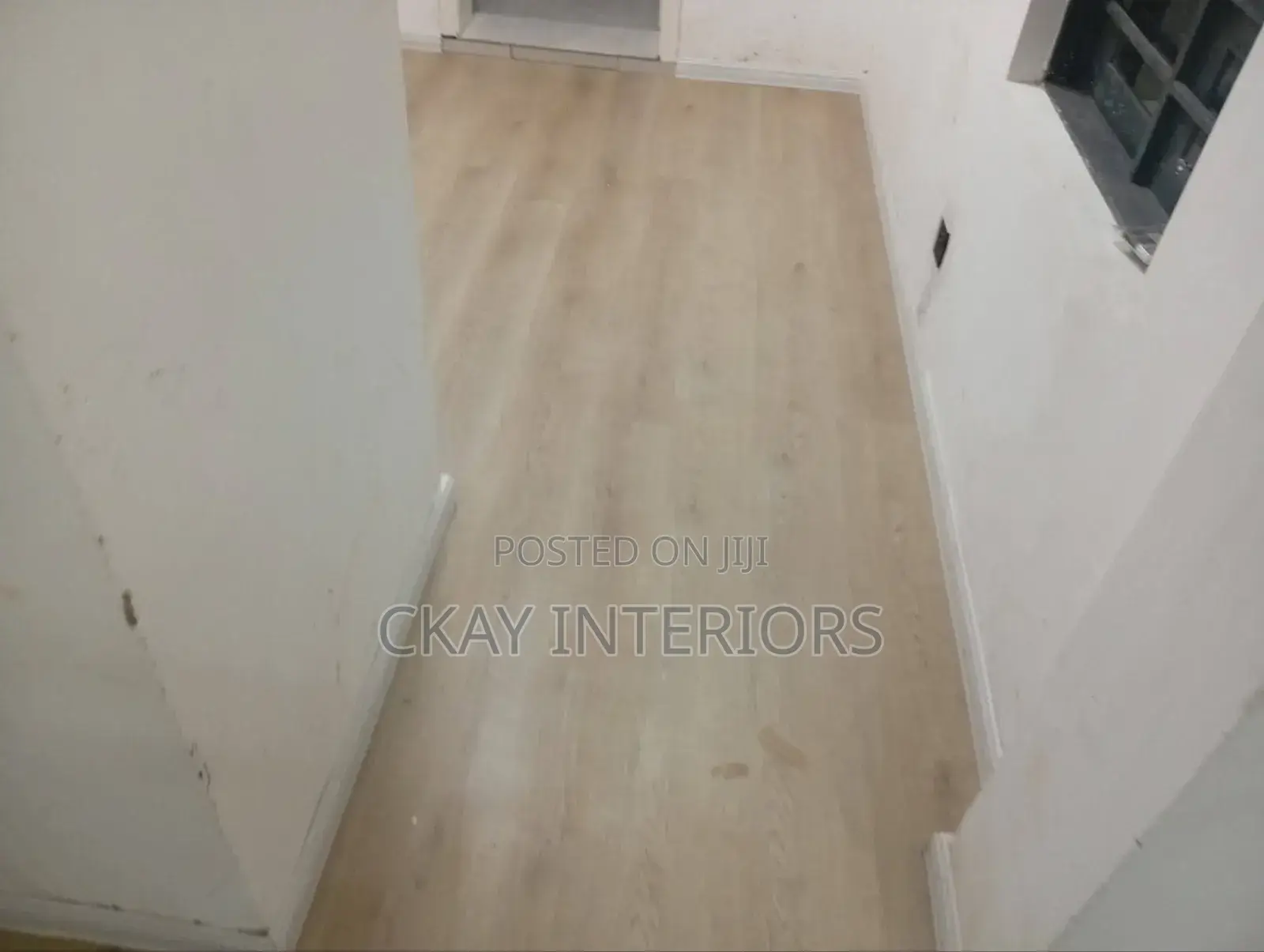 Elegant Wood Feeling Underfoot Luxury Vinyl Flooring