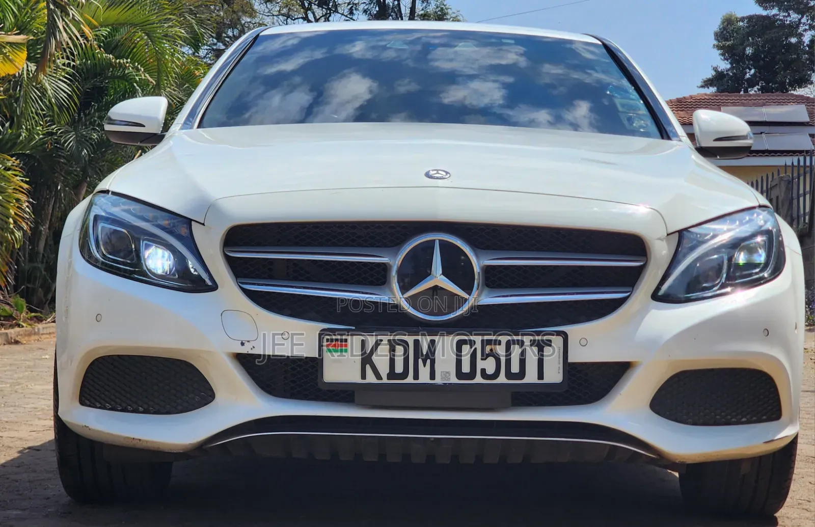 Mercedes-Benz C200 2016 Pearl