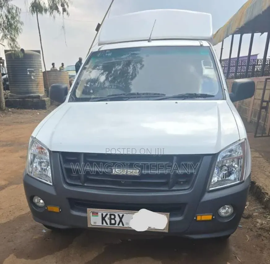 Isuzu D-MAX 2013 White
