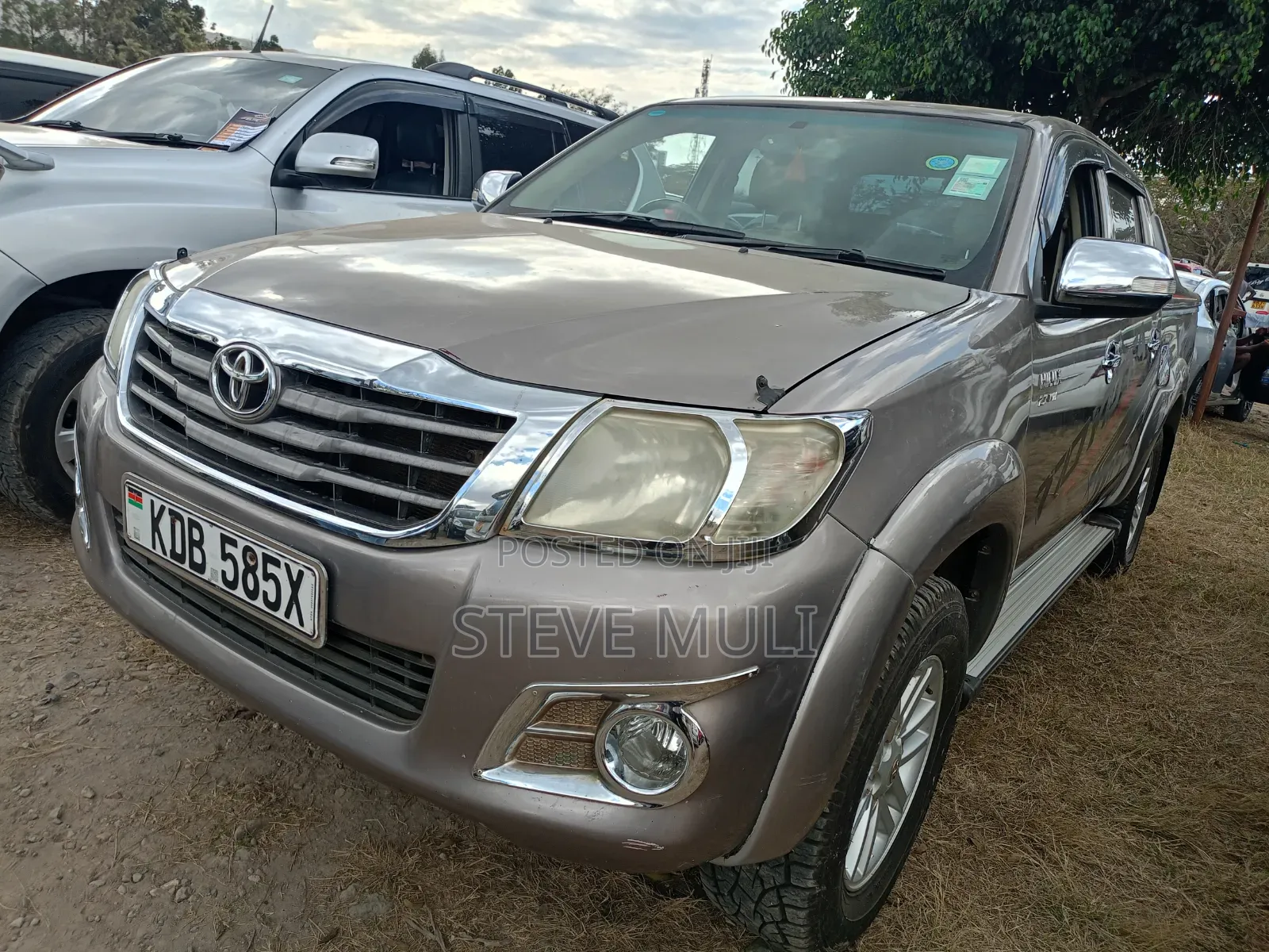 Toyota Hilux 2014 Brown