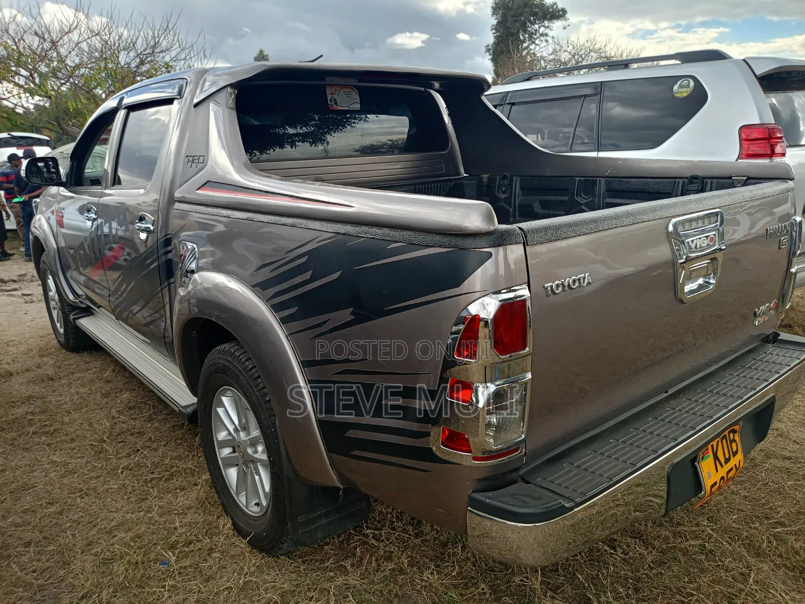 Toyota Hilux 2014 Brown