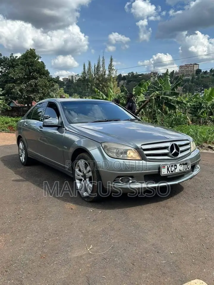 Mercedes-Benz C200 2010 Gray