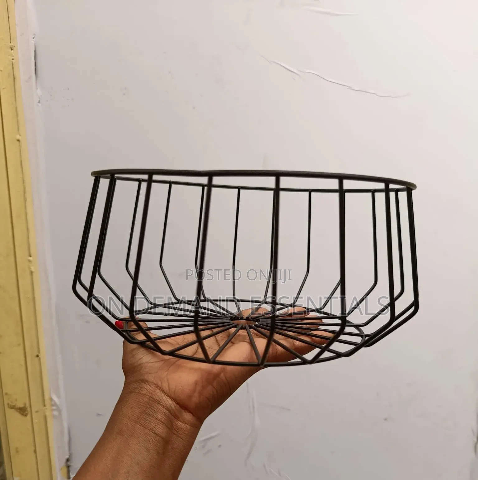 Sleek Design Metallic Fruit Basket