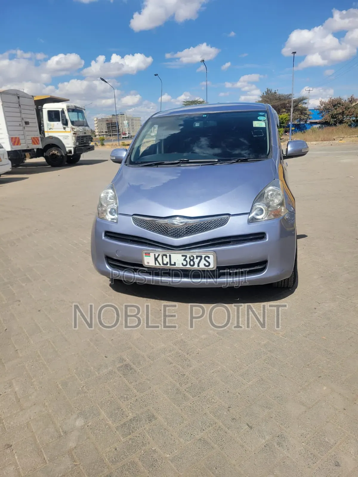 Toyota Ractis 2010 Blue