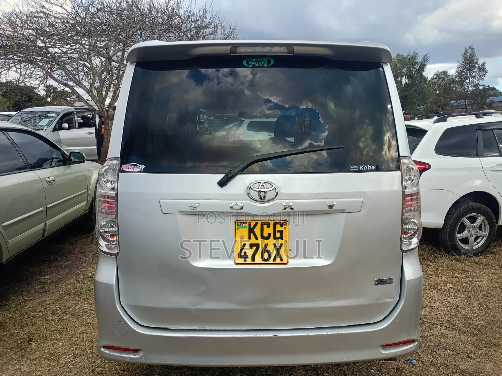 Toyota Voxy 2009 Silver