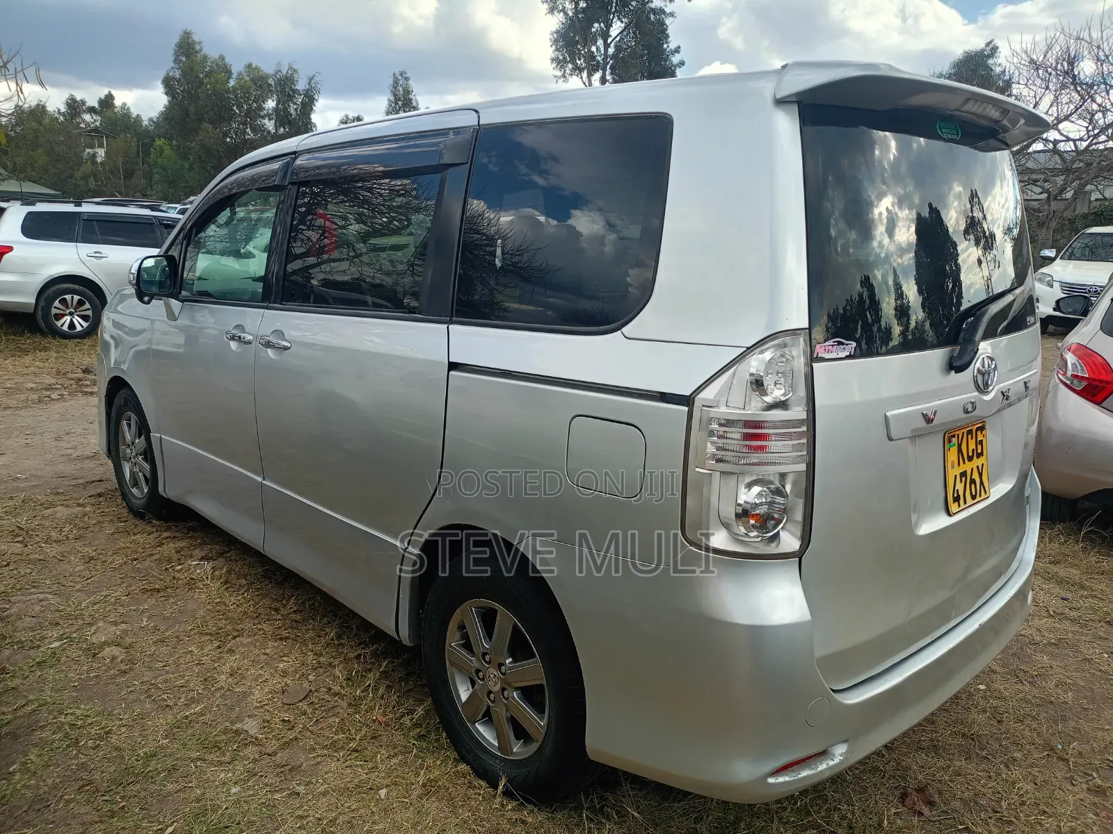 Toyota Voxy 2009 Silver