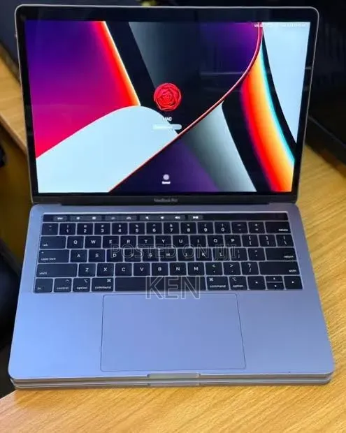 Laptop Apple MacBook 2019 16GB Intel Core i7 SSD 512GB