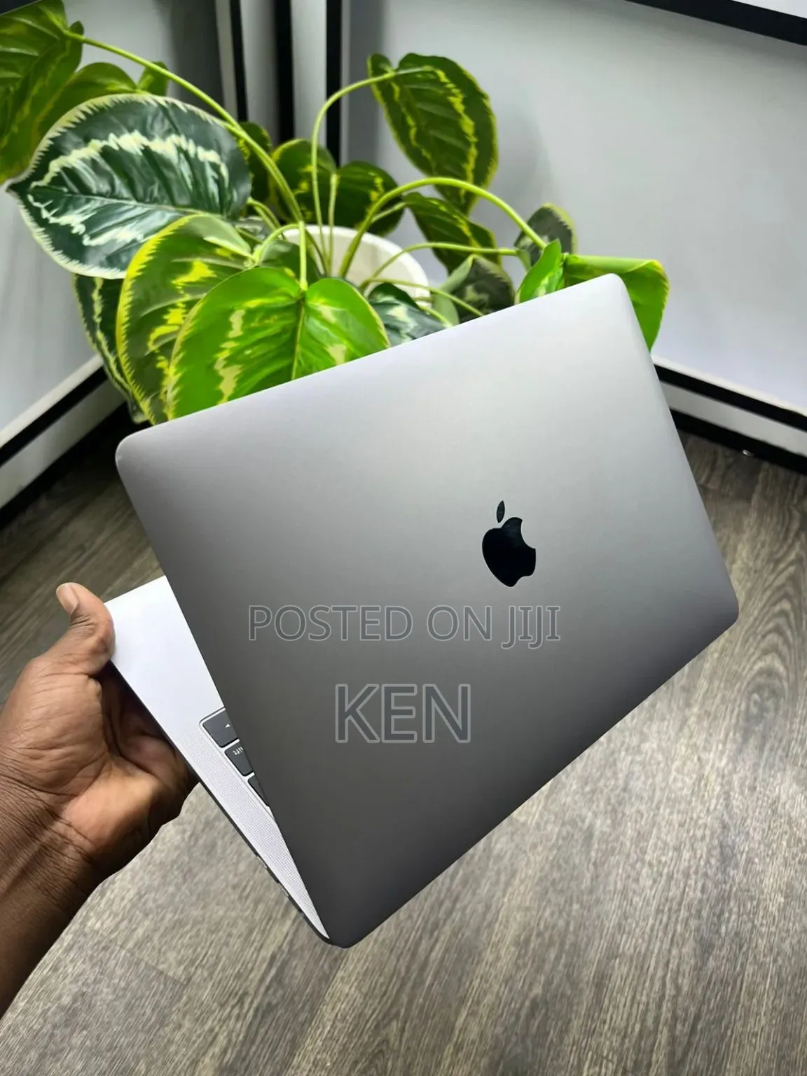 Laptop Apple MacBook 2019 16GB Intel Core i7 SSD 512GB