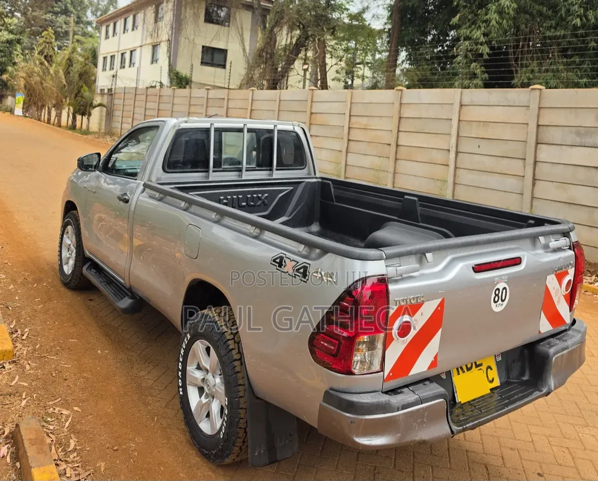 Toyota Hilux 2021 Gray