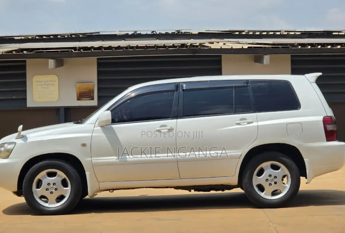 Toyota Kluger 2004 White