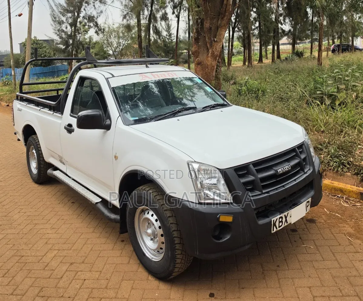 Isuzu D-MAX 2013 White