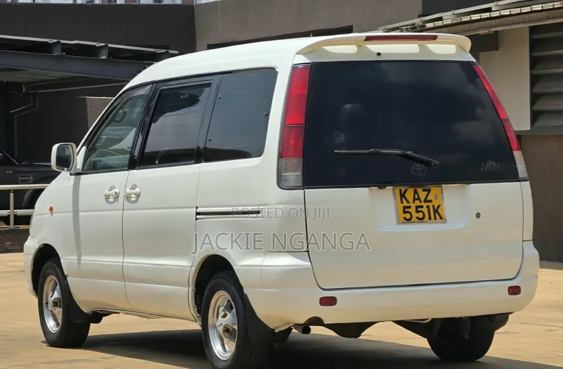 Toyota TownAce 2000 White
