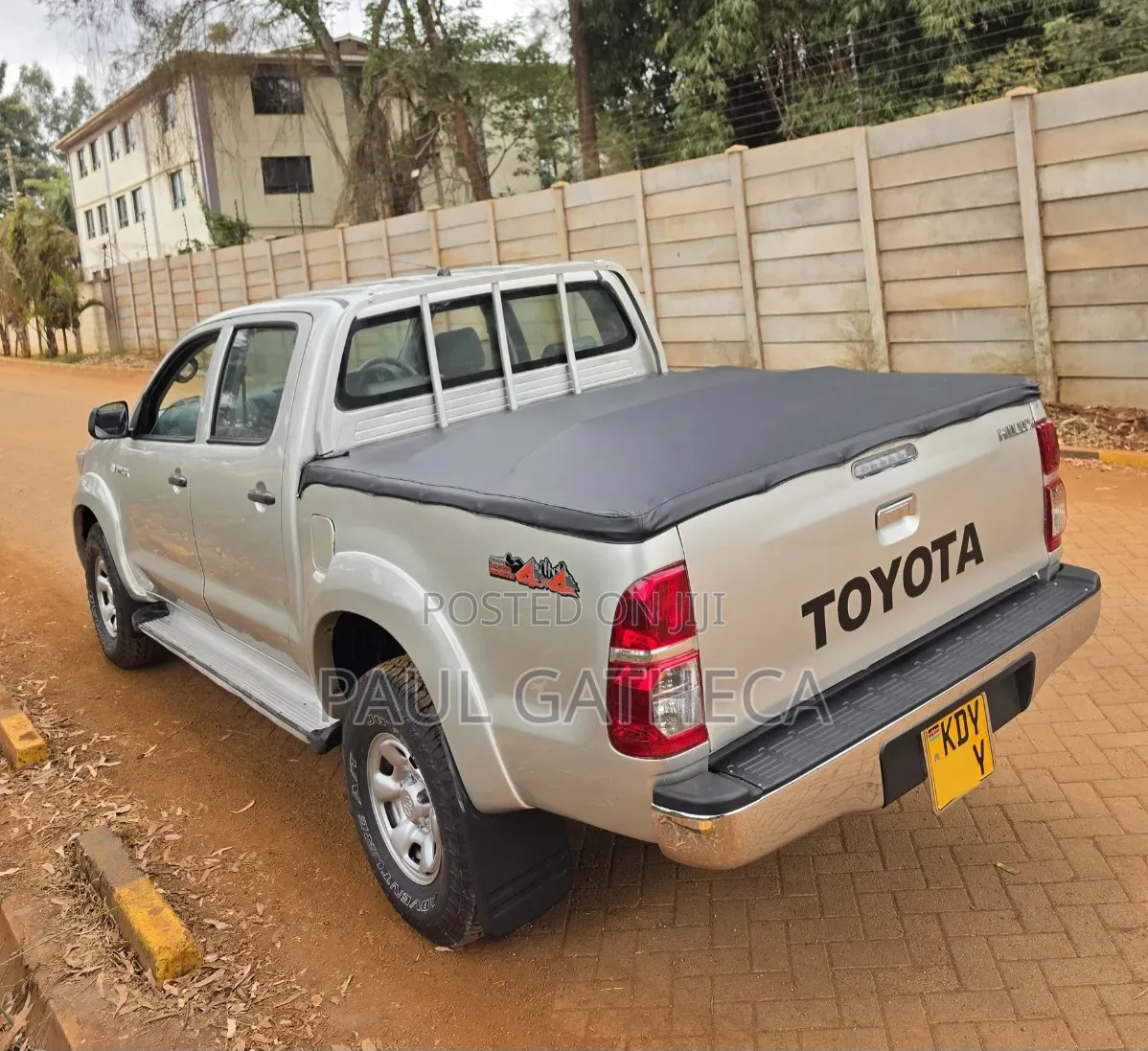 Toyota Hilux 2012 Gold