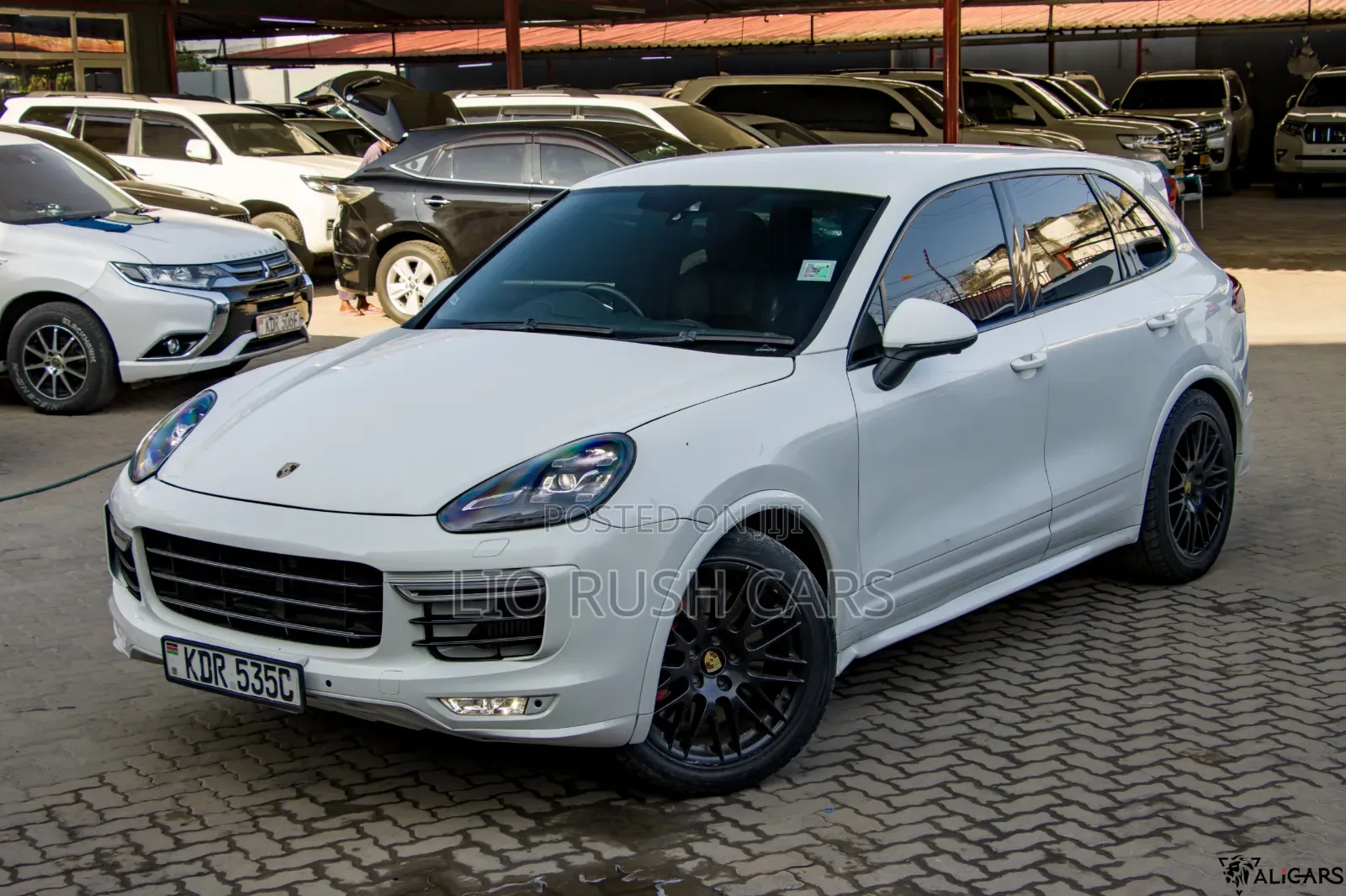 Porsche Cayenne 2017 White