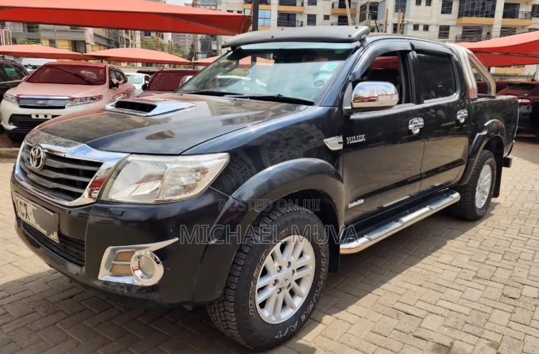 Toyota Hilux 3.0 D-4D 4x4 2012 Black