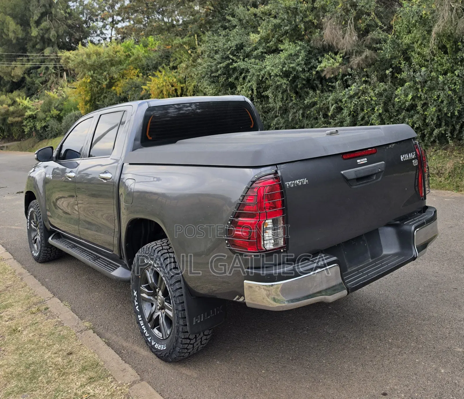 Toyota Hilux 2023 Gray