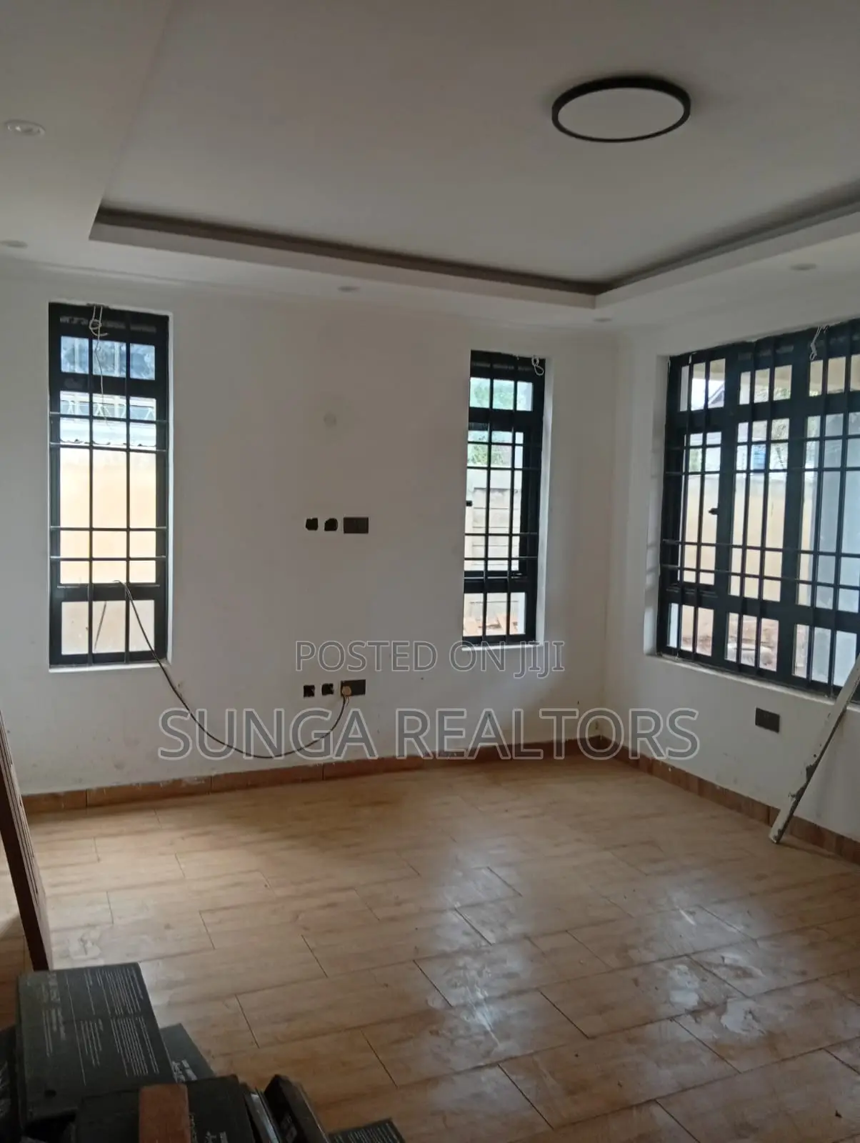 5bdrm Villa in Njathaini Rd., Thome for rent