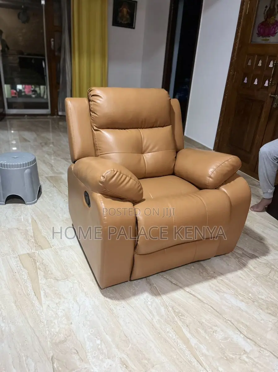 Home Sofa; Modern Single Recliner Couch for Relaxation and Comfort