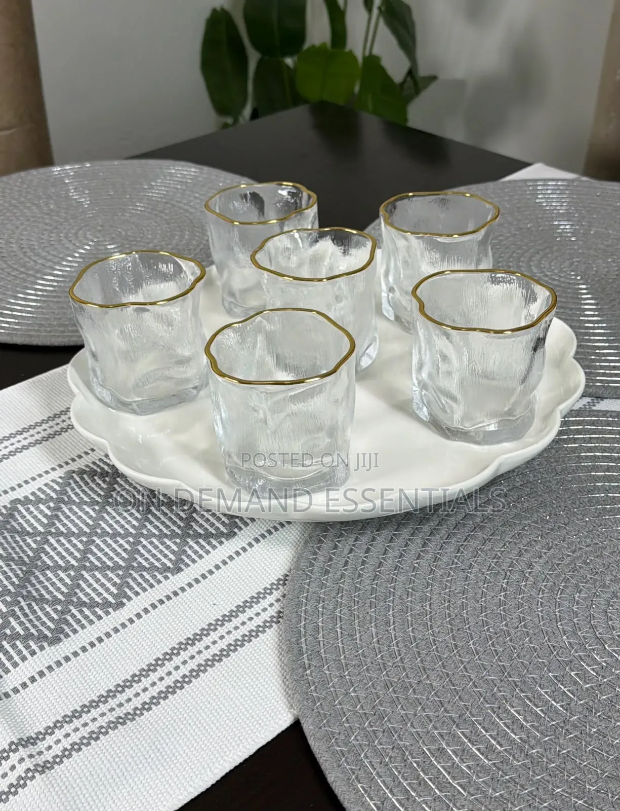 Irregular Shape Short Whiskey Glasses With Gold Rim