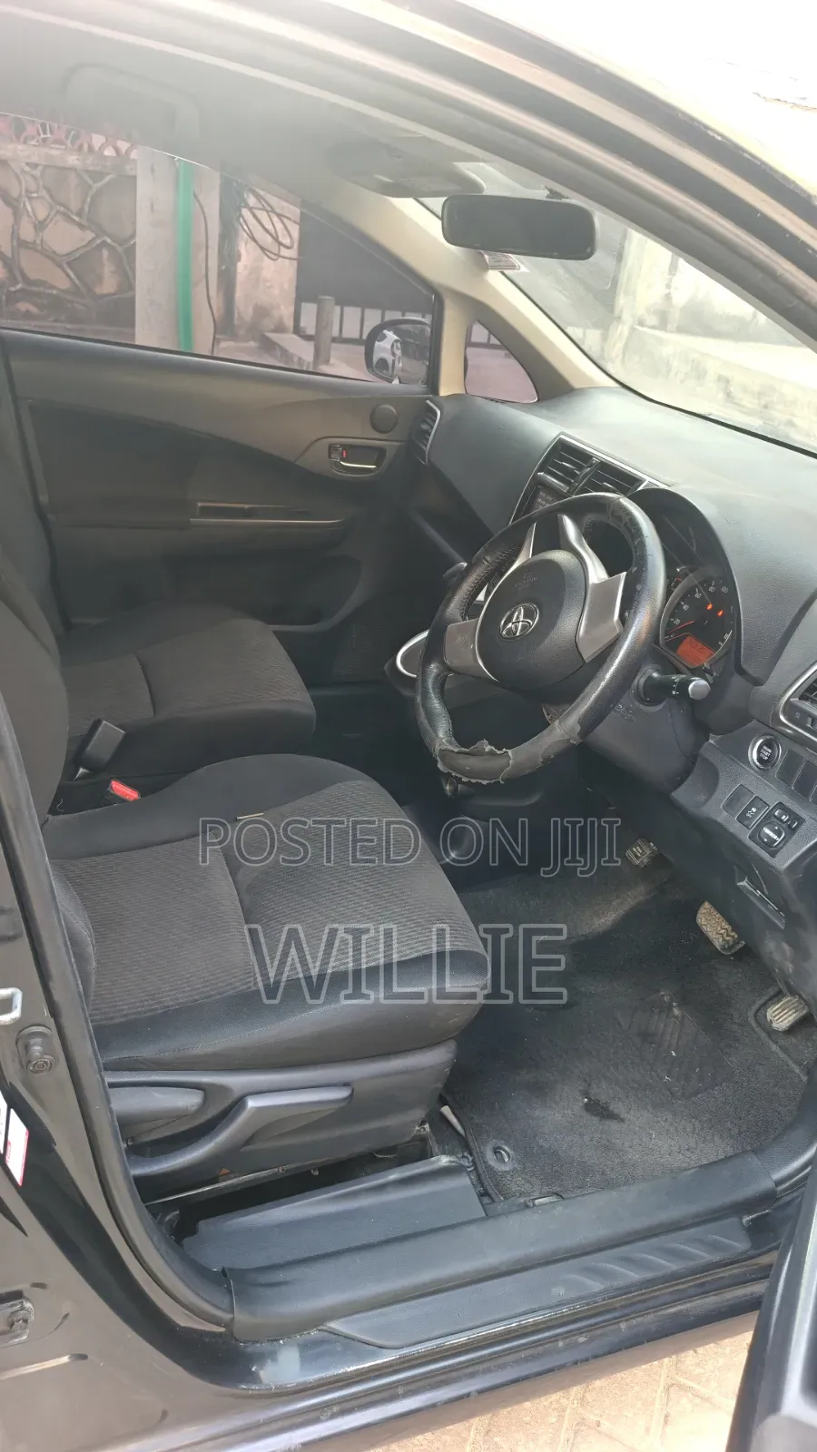 Toyota Ractis 2015 Black