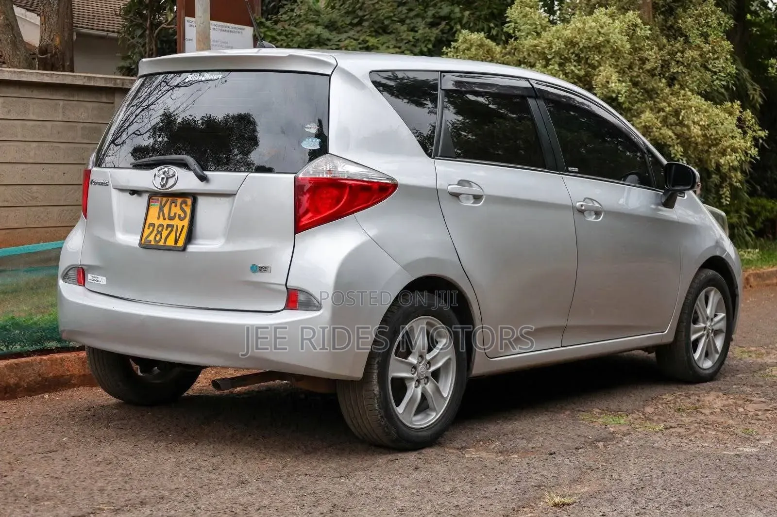 Toyota Ractis 2017 Silver