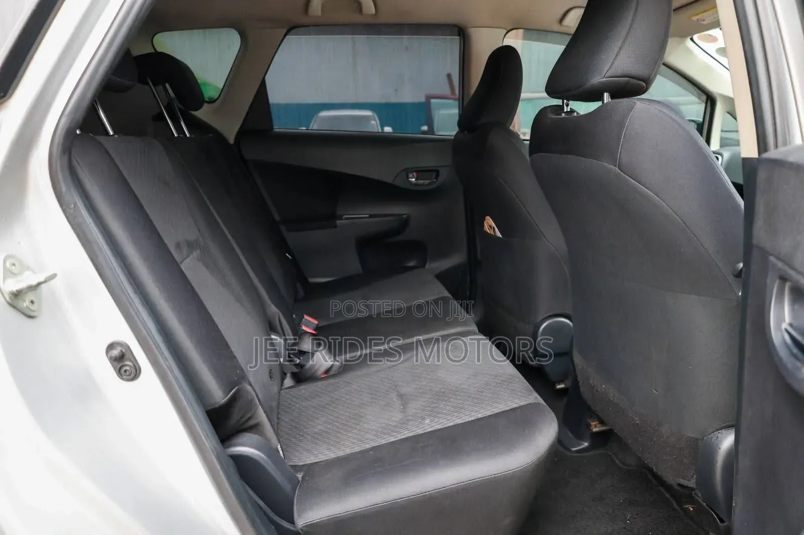 Toyota Ractis 2017 Silver
