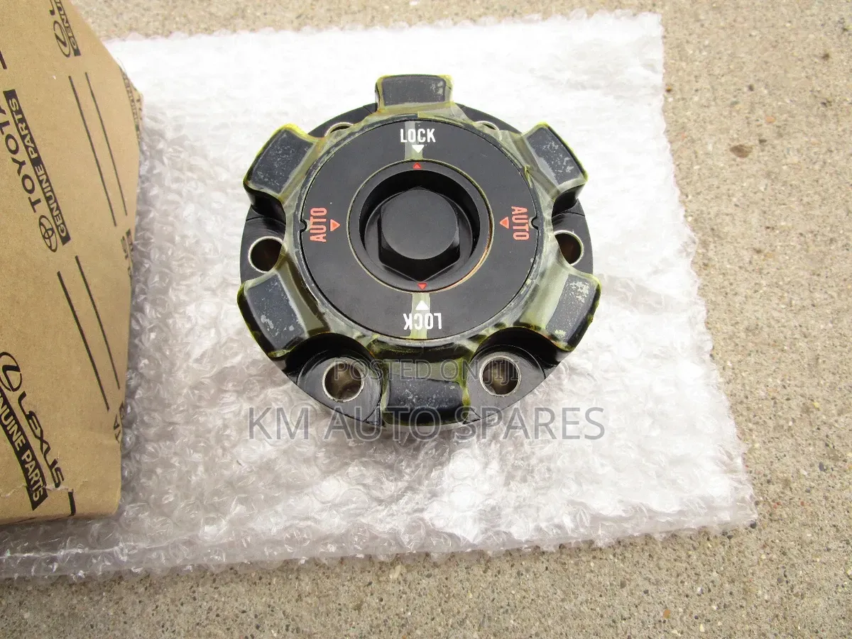 Free Wheel Hub for Toyota Land Cruiser 79, 200 Series (V8).