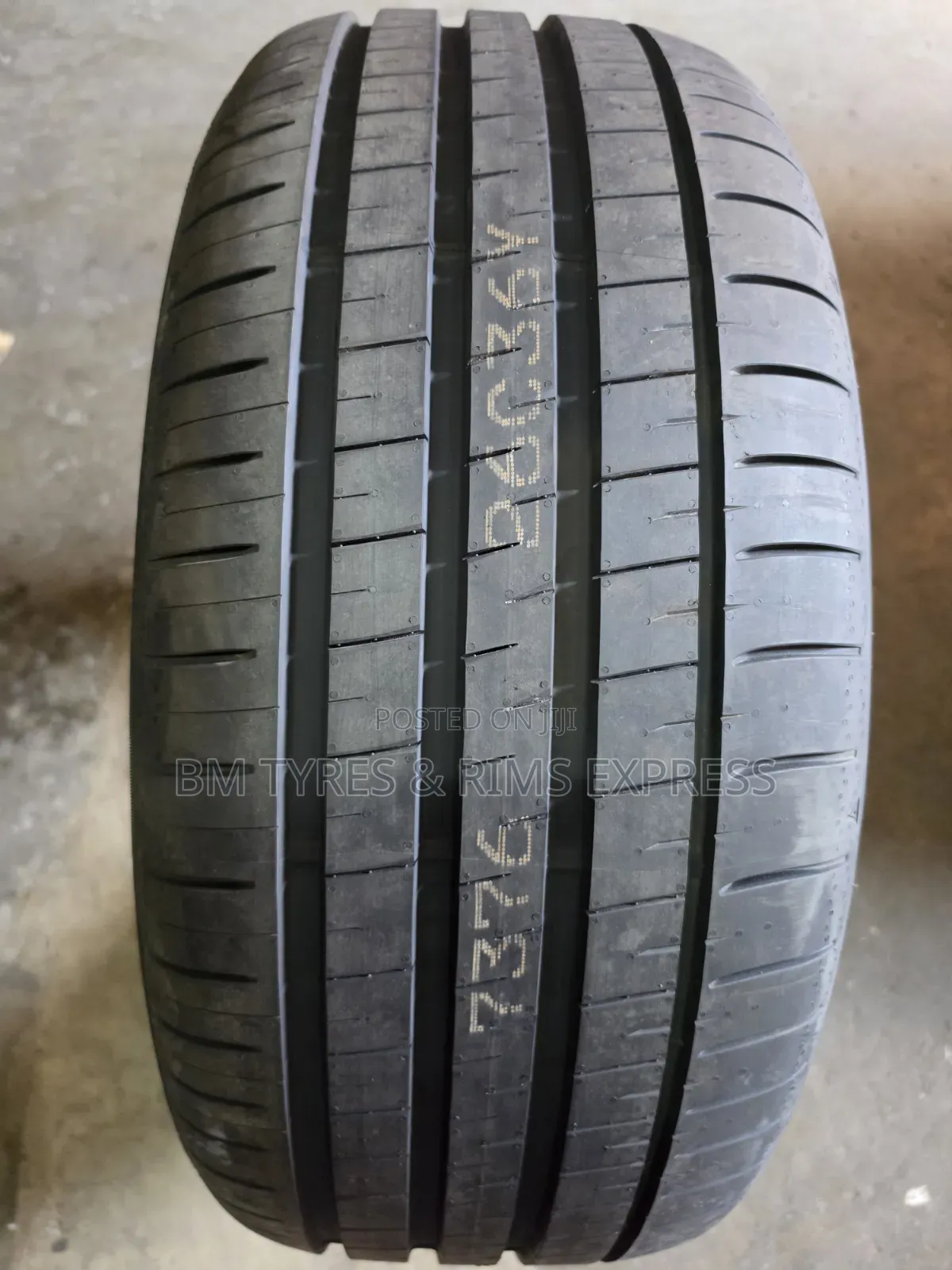 275 /50 R20 Dunlop Tires (Japan) Sport Maxx.