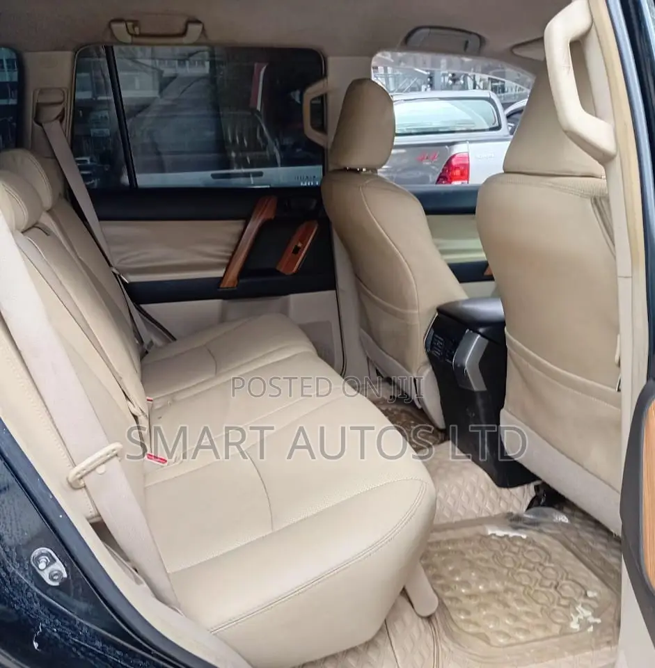 Toyota Land Cruiser Prado 2010 Black