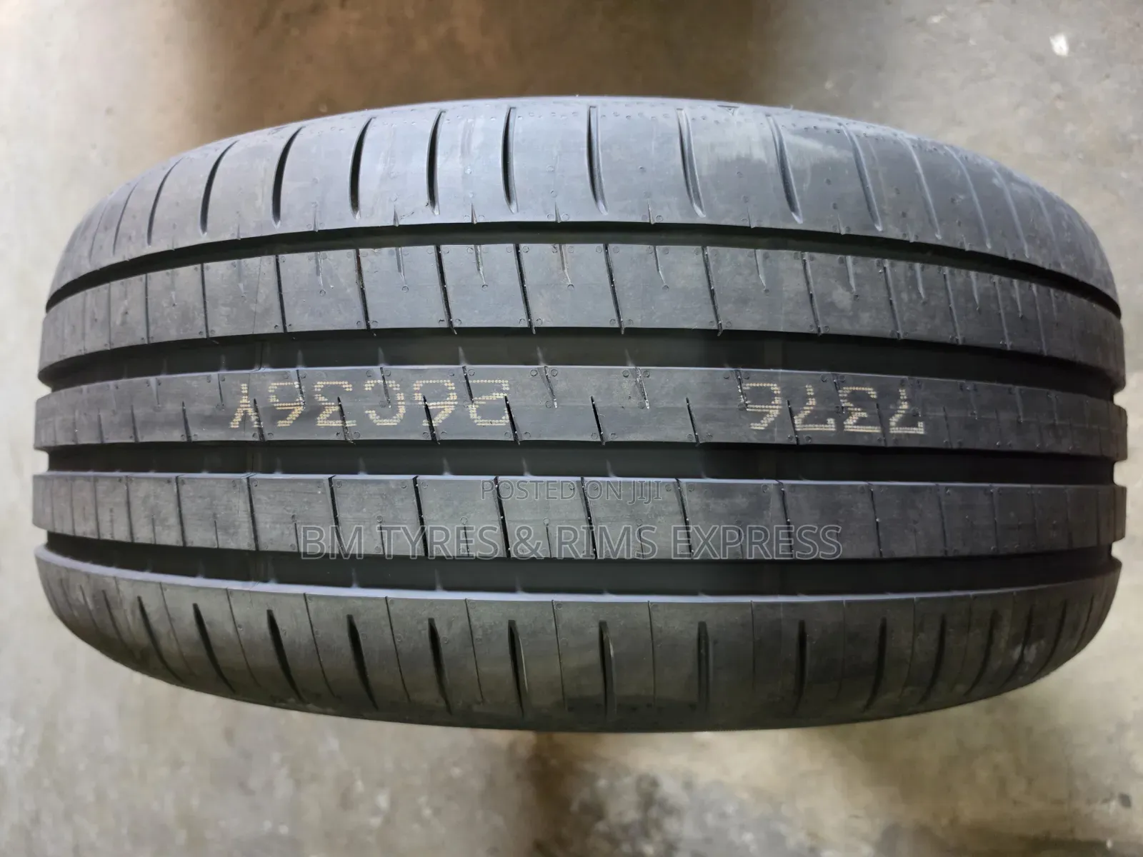 275 /50 R20 Dunlop Tires (Japan) Sport Maxx.